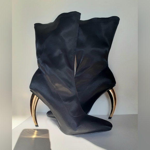 Pointed Toe Curved Gold Heel Silky Sock Booties - Size 7.5 - Picture 14 of 15